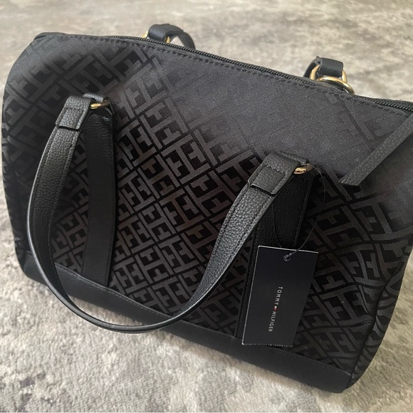 Tommy Hilfiger purse - Picture 2 of 2